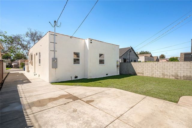 7700 Brighton, Los Angeles, CA 90047