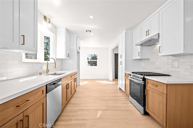 7700 Brighton, Los Angeles, CA 90047