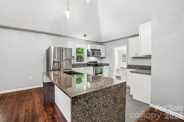 3 View Street, Asheville, NC 28803