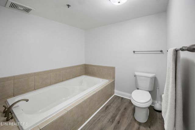 3001 River Towne Way 402, Knoxville, TN 37920