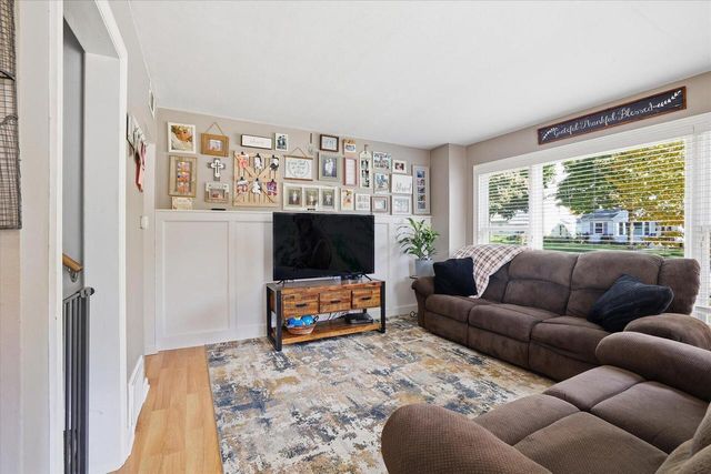 2801 N 87th STREET, Milwaukee, WI 53222