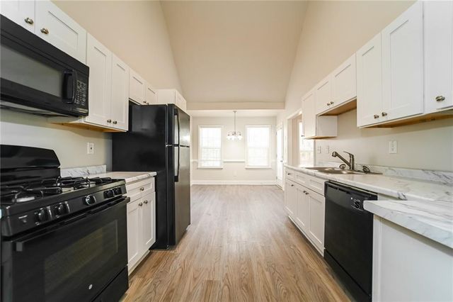 80 Knolls Ridge, Hampton, GA 30228