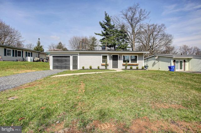 67 5TH AVE, Fayetteville, PA 17222