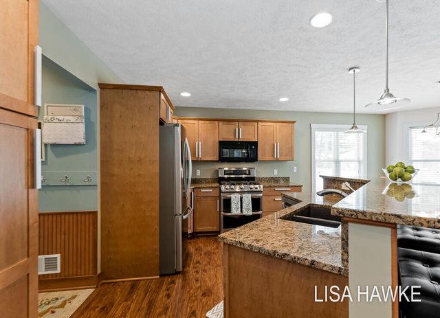 14890 Canary Drive, Grand Haven, MI 49417