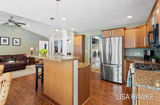 14890 Canary Drive, Grand Haven, MI 49417