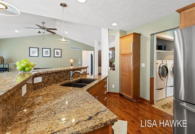 14890 Canary Drive, Grand Haven, MI 49417