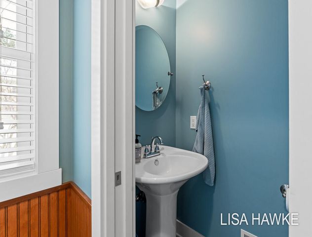 14890 Canary Drive, Grand Haven, MI 49417