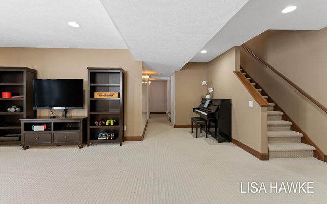 14890 Canary Drive, Grand Haven, MI 49417