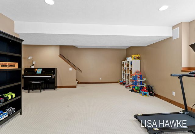 14890 Canary Drive, Grand Haven, MI 49417