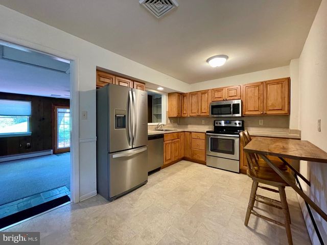 129 S LIMERICK RD, Royersford, PA 19468