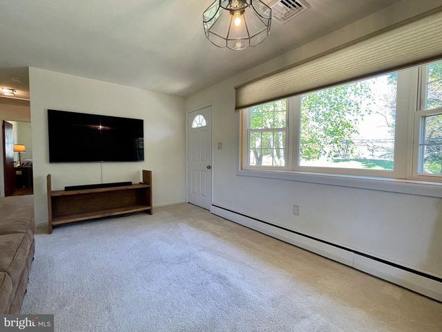 129 S LIMERICK RD, Royersford, PA 19468