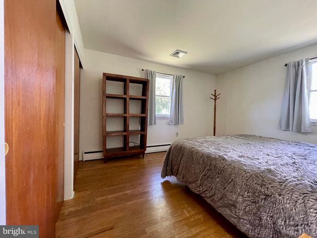 129 S LIMERICK RD, Royersford, PA 19468