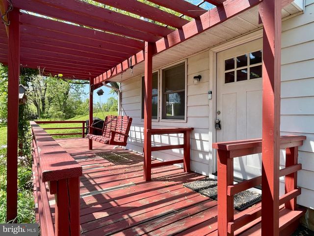 129 S LIMERICK RD, Royersford, PA 19468