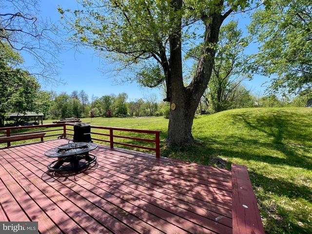 129 S LIMERICK RD, Royersford, PA 19468