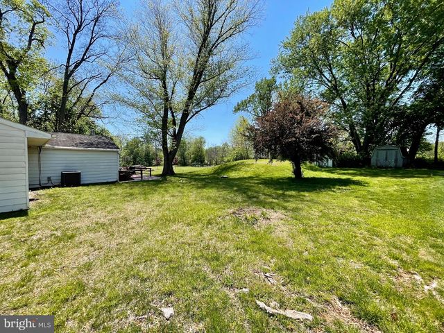 129 S LIMERICK RD, Royersford, PA 19468