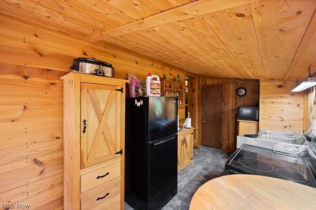 227 Exline Camp Road, Elizabeth, WV 26143