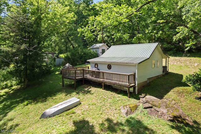 227 Exline Camp Road, Elizabeth, WV 26143