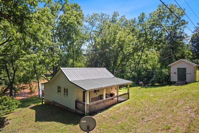 227 Exline Camp Road, Elizabeth, WV 26143