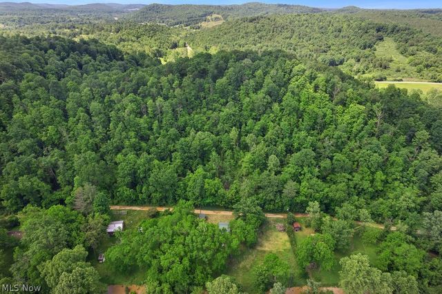 227 Exline Camp Road, Elizabeth, WV 26143