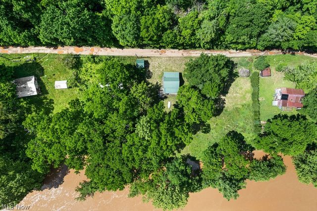227 Exline Camp Road, Elizabeth, WV 26143