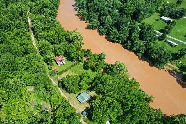 227 Exline Camp Road, Elizabeth, WV 26143