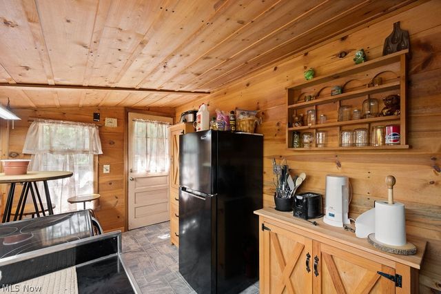 227 Exline Camp Road, Elizabeth, WV 26143