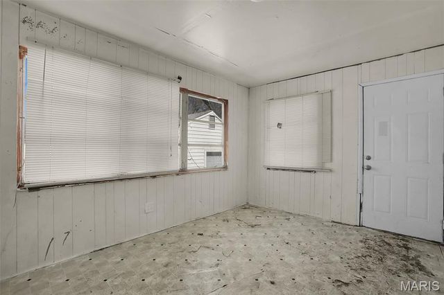 8143 Airport Road, St Louis, MO 63134