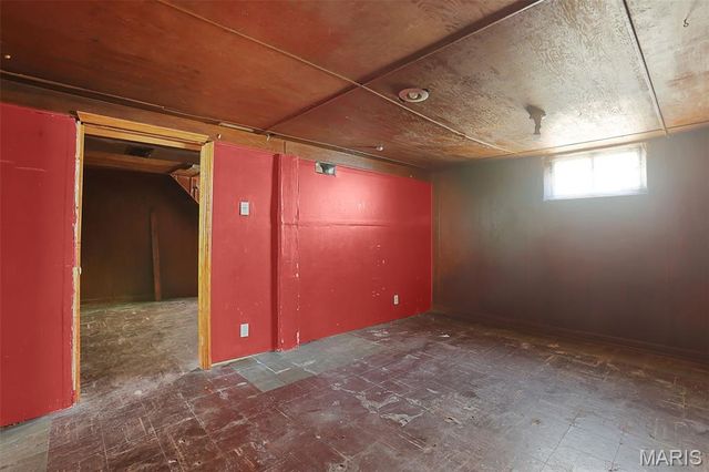 8143 Airport Road, St Louis, MO 63134