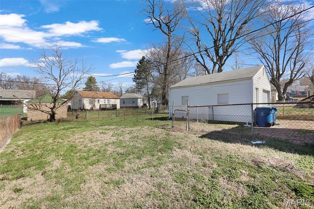 8143 Airport Road, St Louis, MO 63134