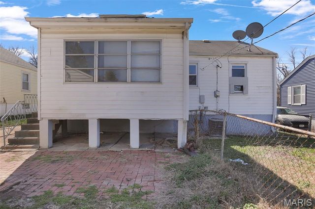 8143 Airport Road, St Louis, MO 63134