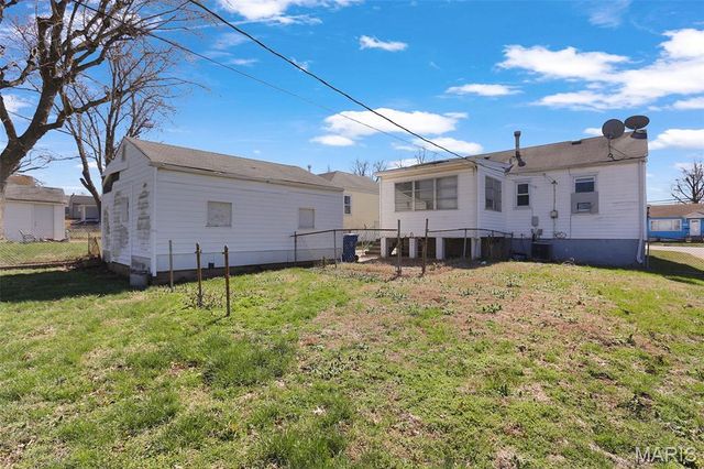 8143 Airport Road, St Louis, MO 63134