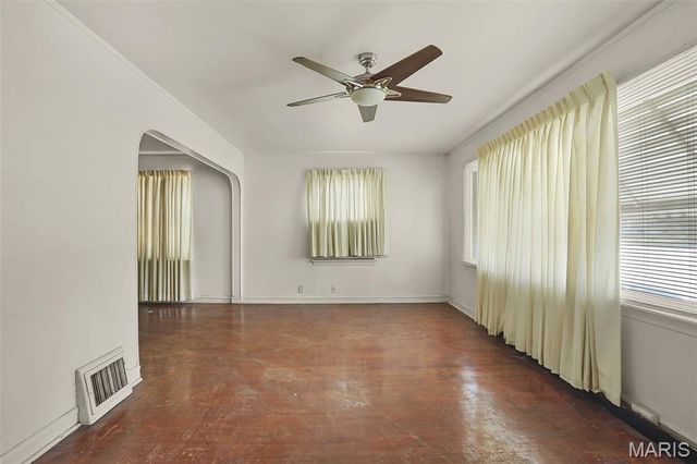 8143 Airport Road, St Louis, MO 63134