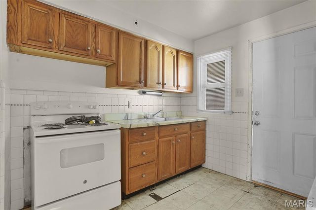 8143 Airport Road, St Louis, MO 63134