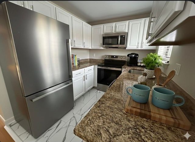 94 B Charles River Rd. B, Waltham, MA 02453