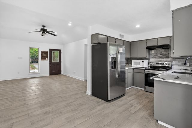 516 Post Oak Lane, Burleson, TX 76028