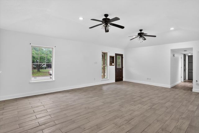 516 Post Oak Lane, Burleson, TX 76028