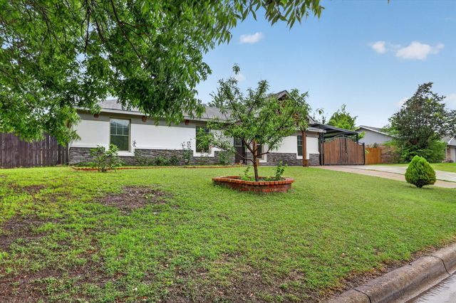 516 Post Oak Lane, Burleson, TX 76028