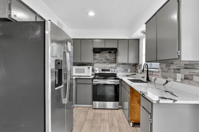 516 Post Oak Lane, Burleson, TX 76028