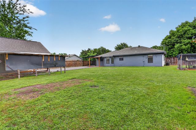 516 Post Oak Lane, Burleson, TX 76028