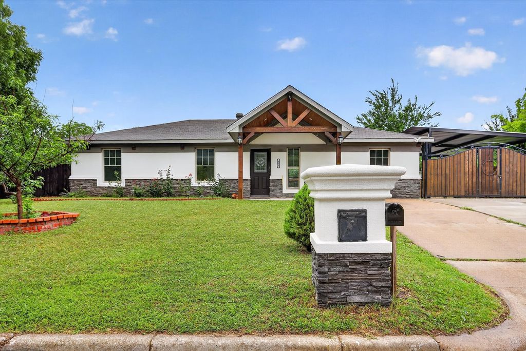 516 Post Oak Lane, Burleson, TX 76028