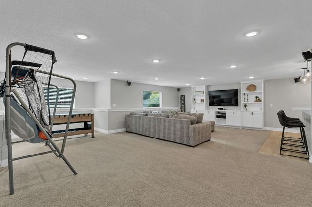 4502 N Ridge Port, Wichita, KS 67205