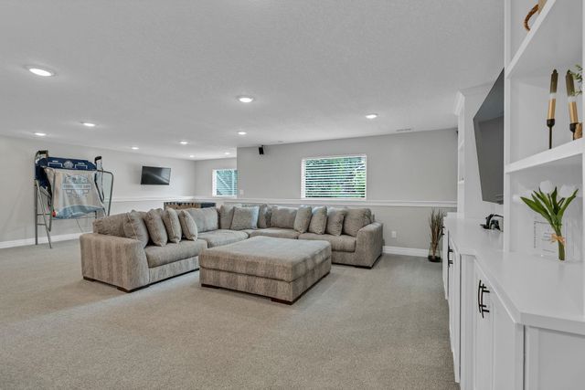 4502 N Ridge Port, Wichita, KS 67205