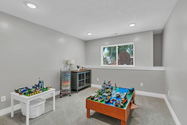 4502 N Ridge Port, Wichita, KS 67205
