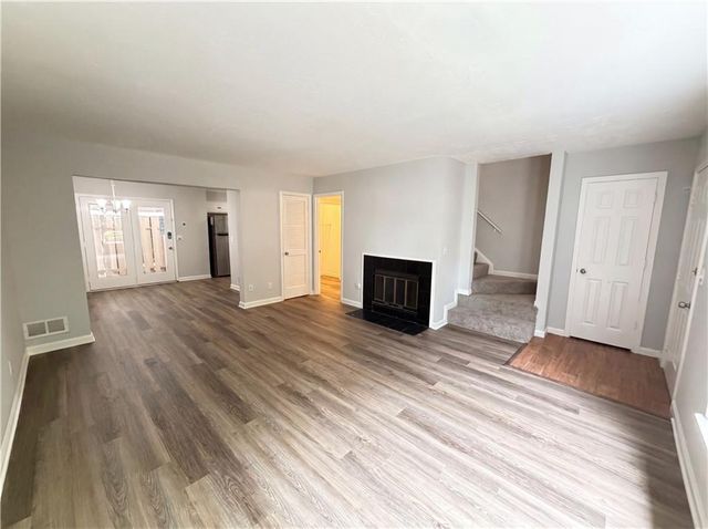 237 Chads Ford Way, Roswell, GA 30076