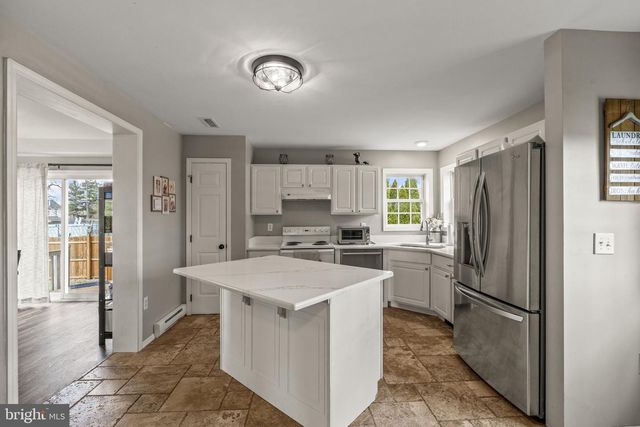 700 GRANDVIEW AVE, Norristown, PA 19403