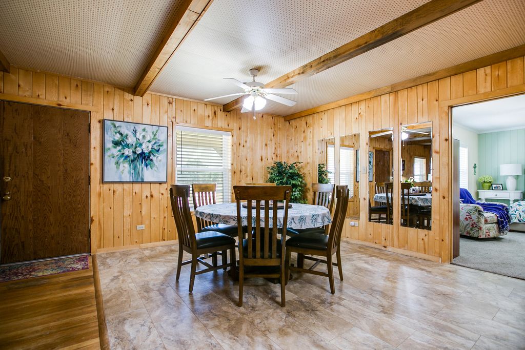 Image 12 of property listing at 2024 Hutchings Avenue, Ballinger, TX 76821