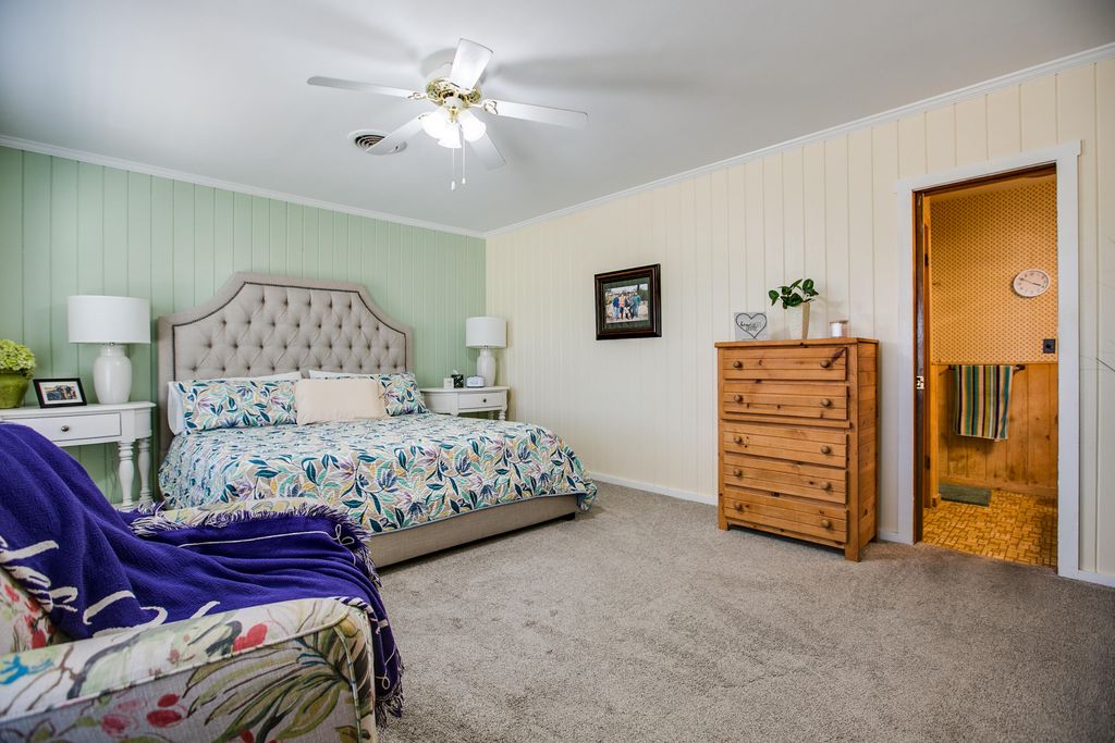 Image 18 of property listing at 2024 Hutchings Avenue, Ballinger, TX 76821