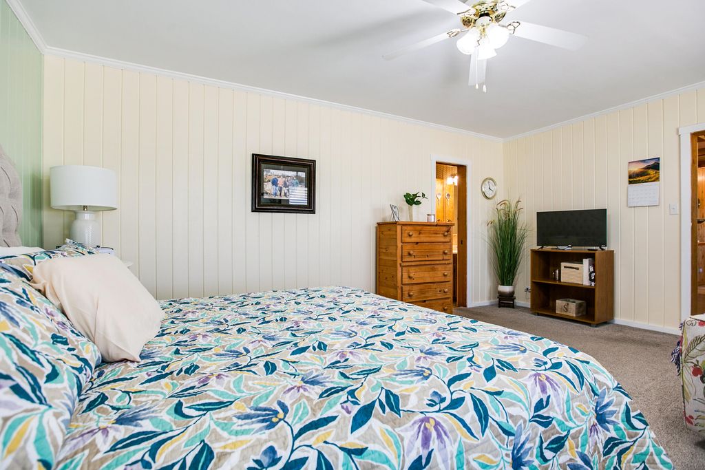 Image 20 of property listing at 2024 Hutchings Avenue, Ballinger, TX 76821