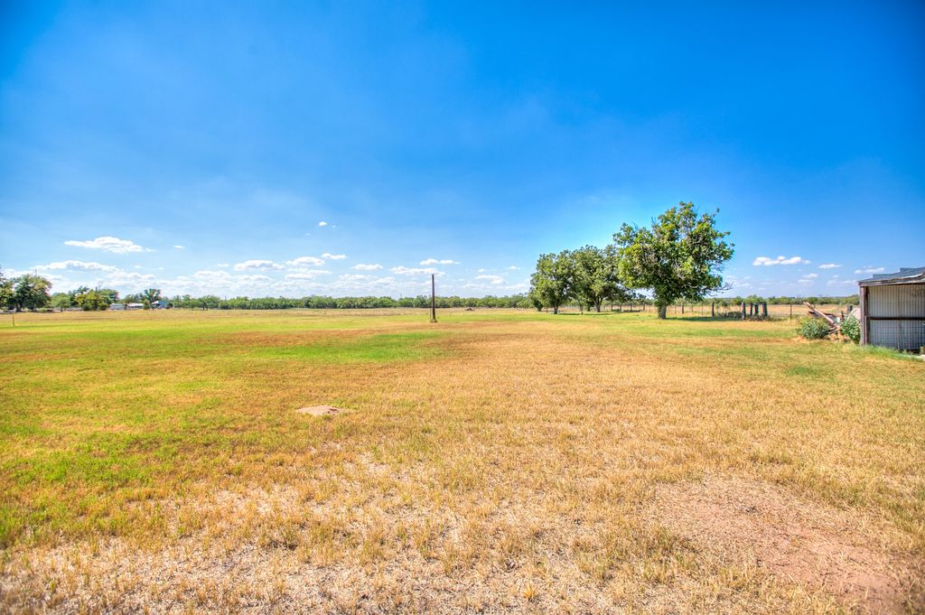 Image 35 of property listing at 2024 Hutchings Avenue, Ballinger, TX 76821