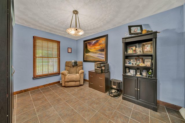 419 Willowood DR, Vinton, VA 24179